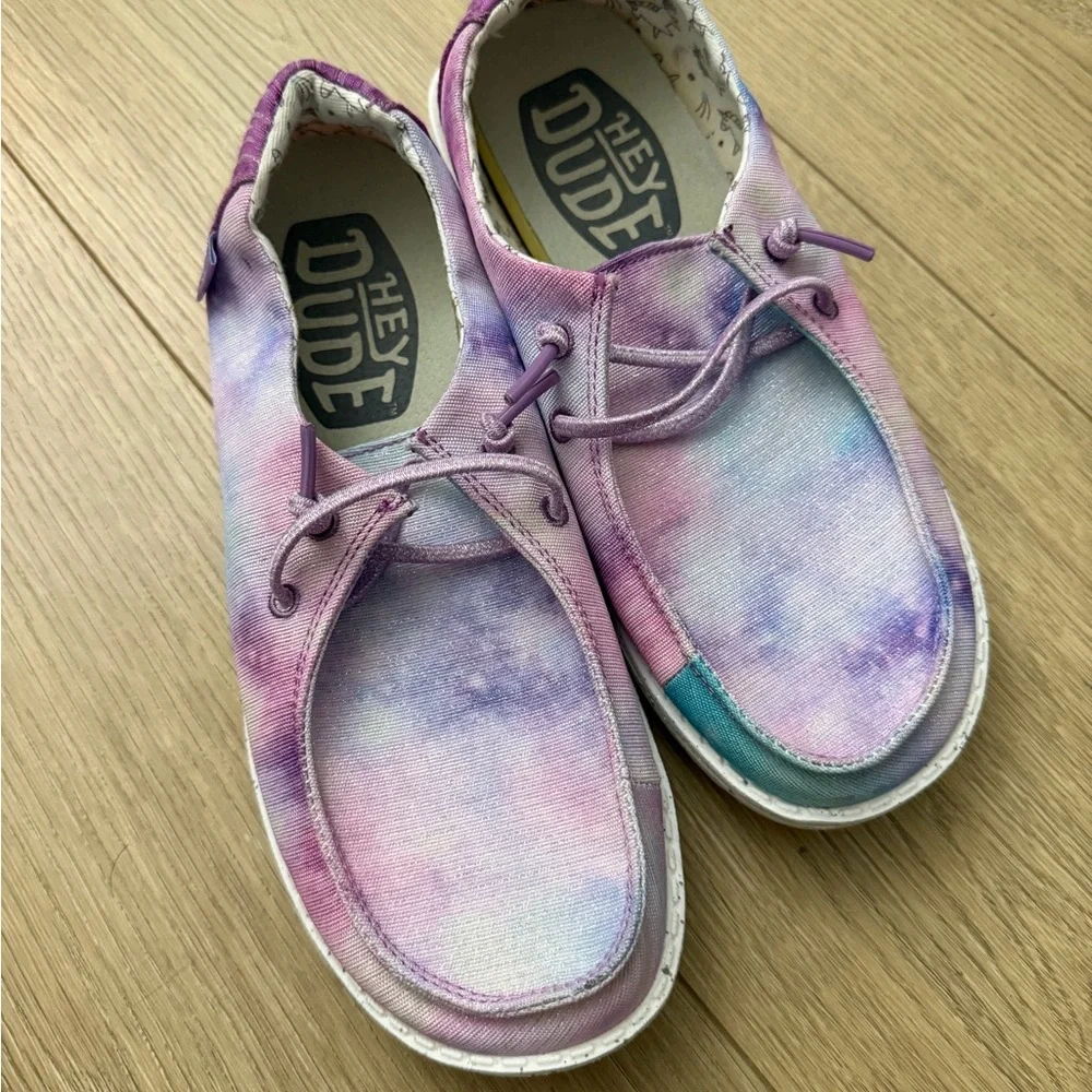 Hey Dude Kids Purple Tie-Dye Moccasins youth size 4 - Picture 2 of 4